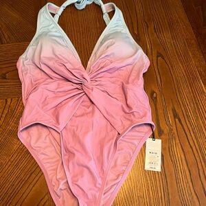 SHADE & SHORE HIGH LEG CHEEKY ONE PIECE SWIM SUIT. SIZE MEDIUM. NWT.
